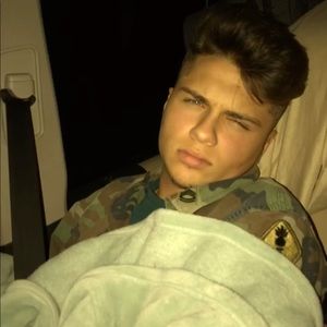 Meet your Posher, Logan